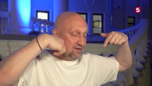 Светская хроника 08.08.2025 смотреть онлайн все выпуски